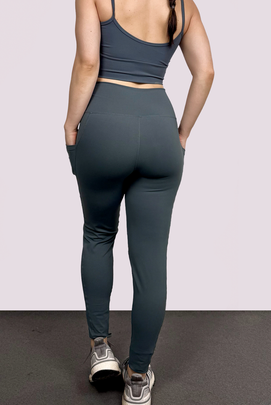 Calça com Bolso - R588