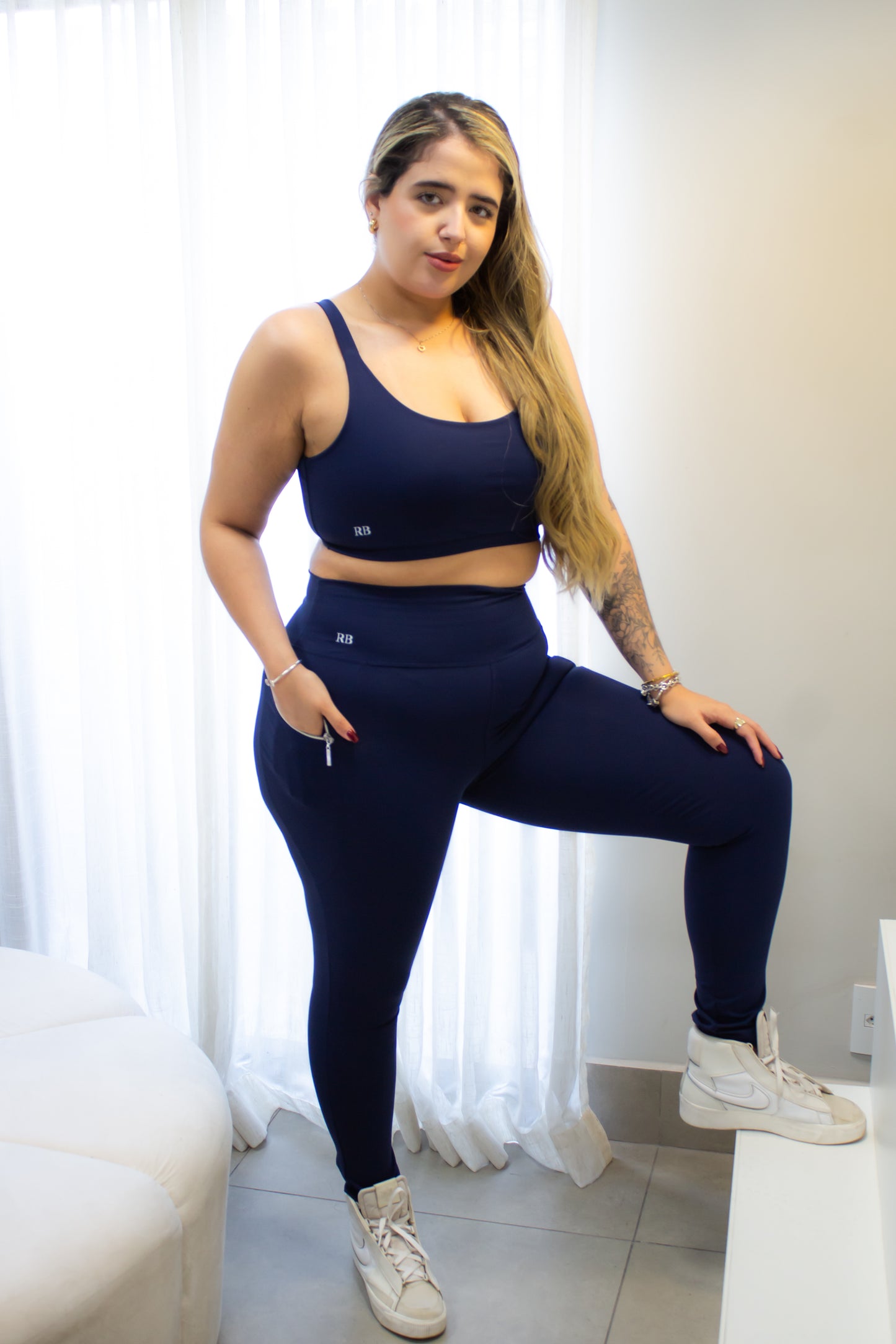 Calça com Bolsos Zíper - R557