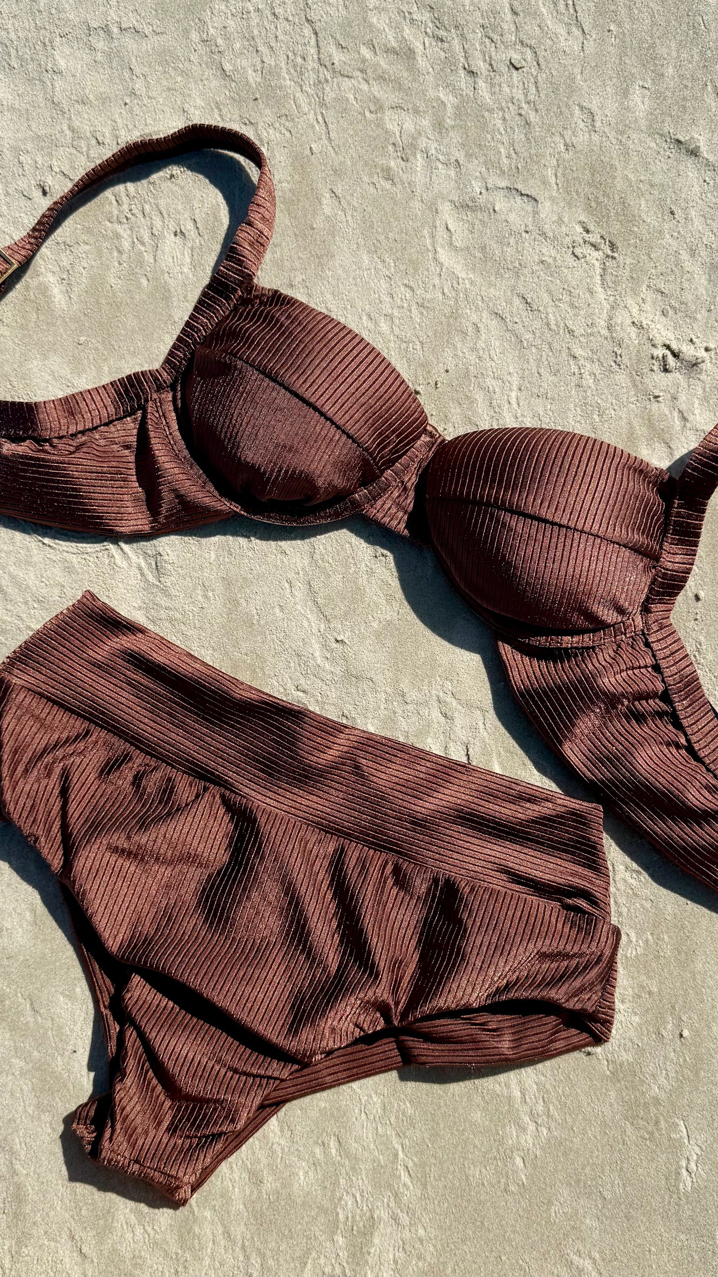 Biquini Meia Taça com Calcinha Hot Pant Fio - R358/468