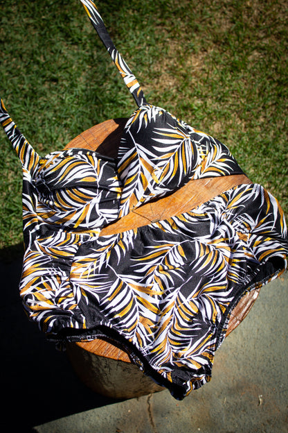 Biquíni Bojo Torcido com Calcinha Hot Pant - R331/437