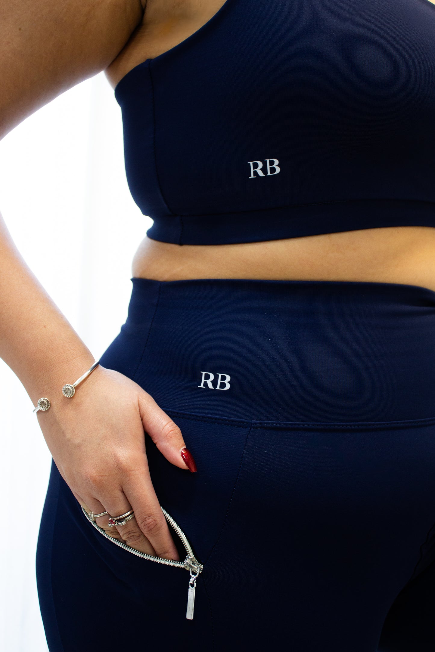 Calça com Bolsos Zíper - R557