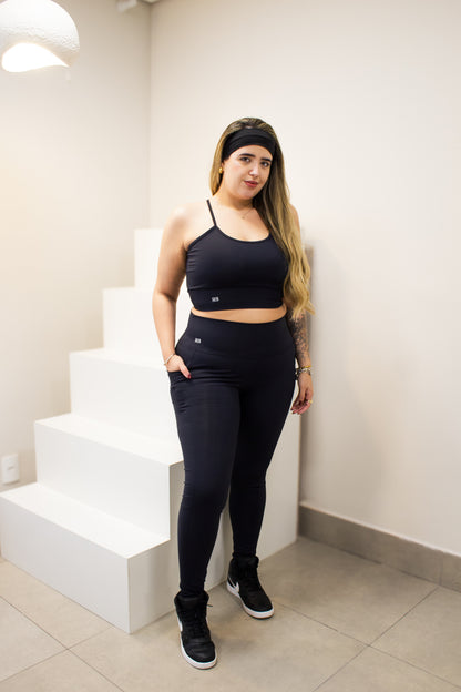 Calça com Bolso - R588