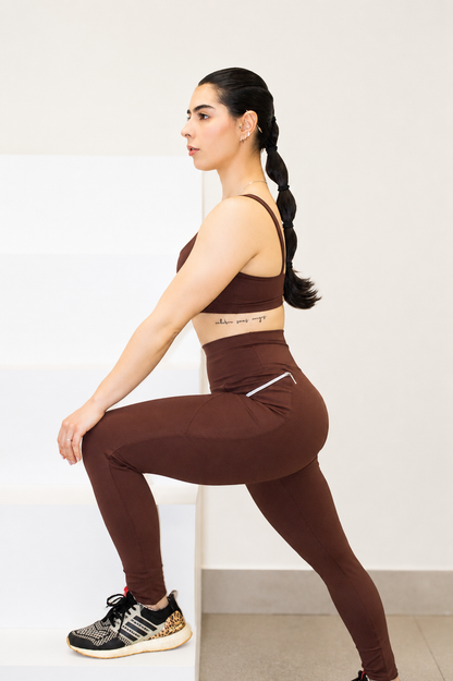 Calça com Bolsos Zíper - R557