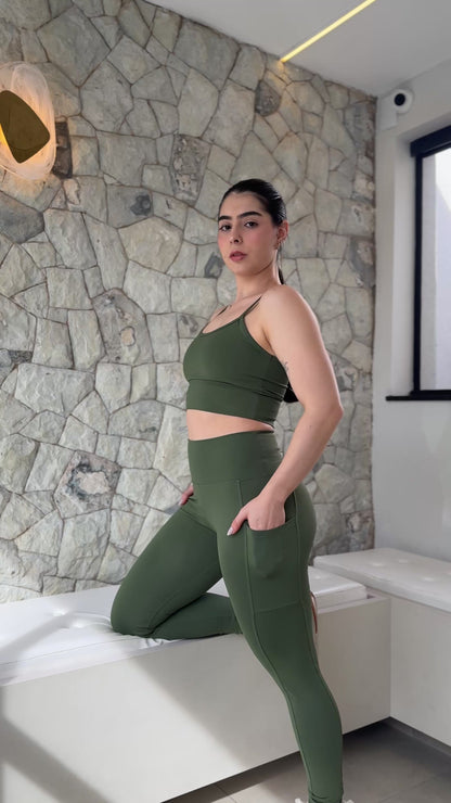 Calça com Bolso - R588